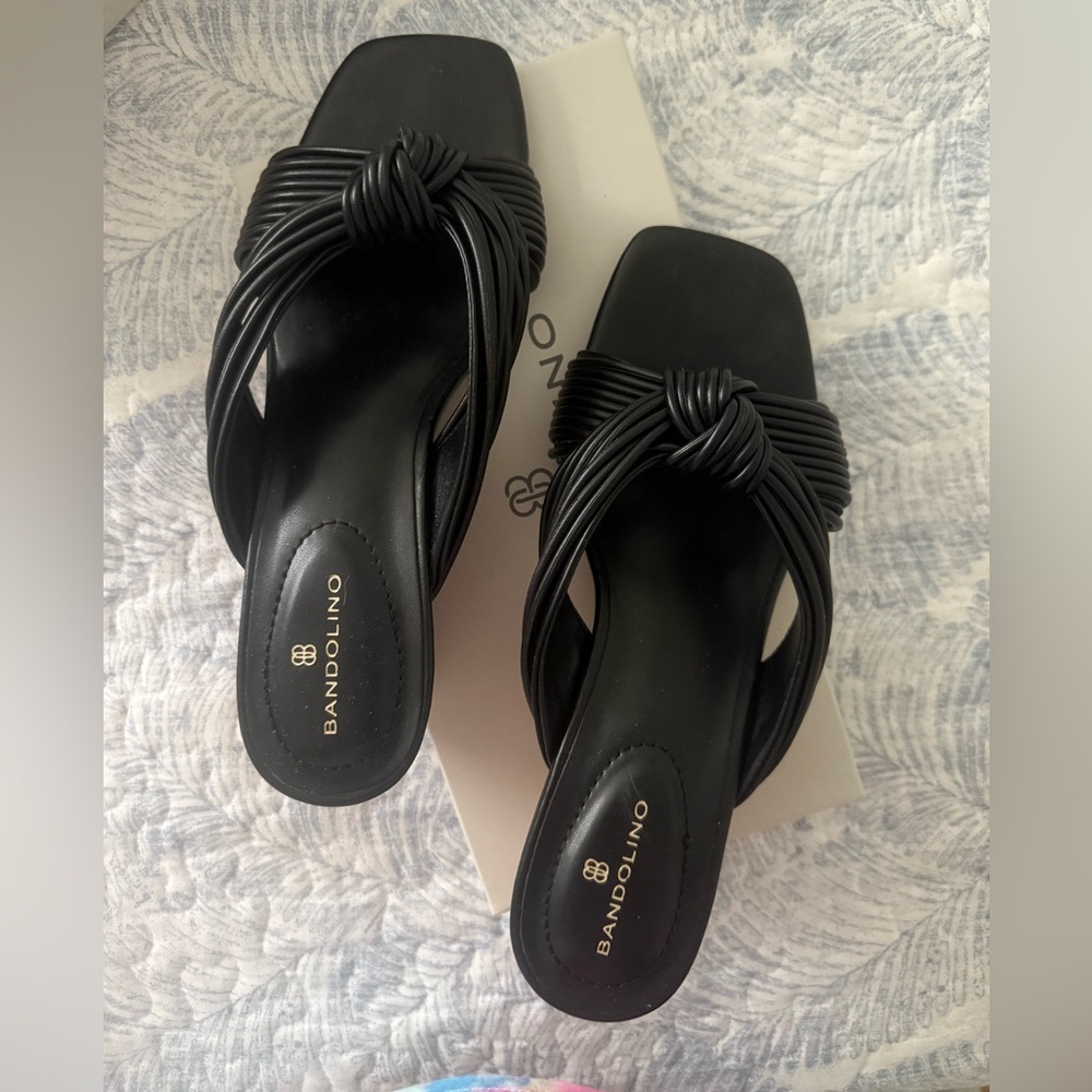 Bandolino Women's Black Knotted Sandals
